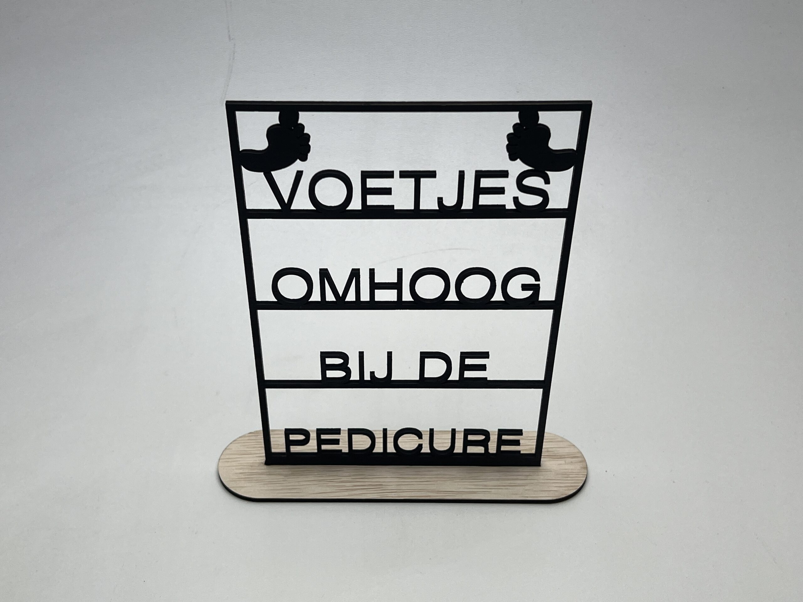 Voetjes Omhoog Bij De Pedicure - Afbeelding 4