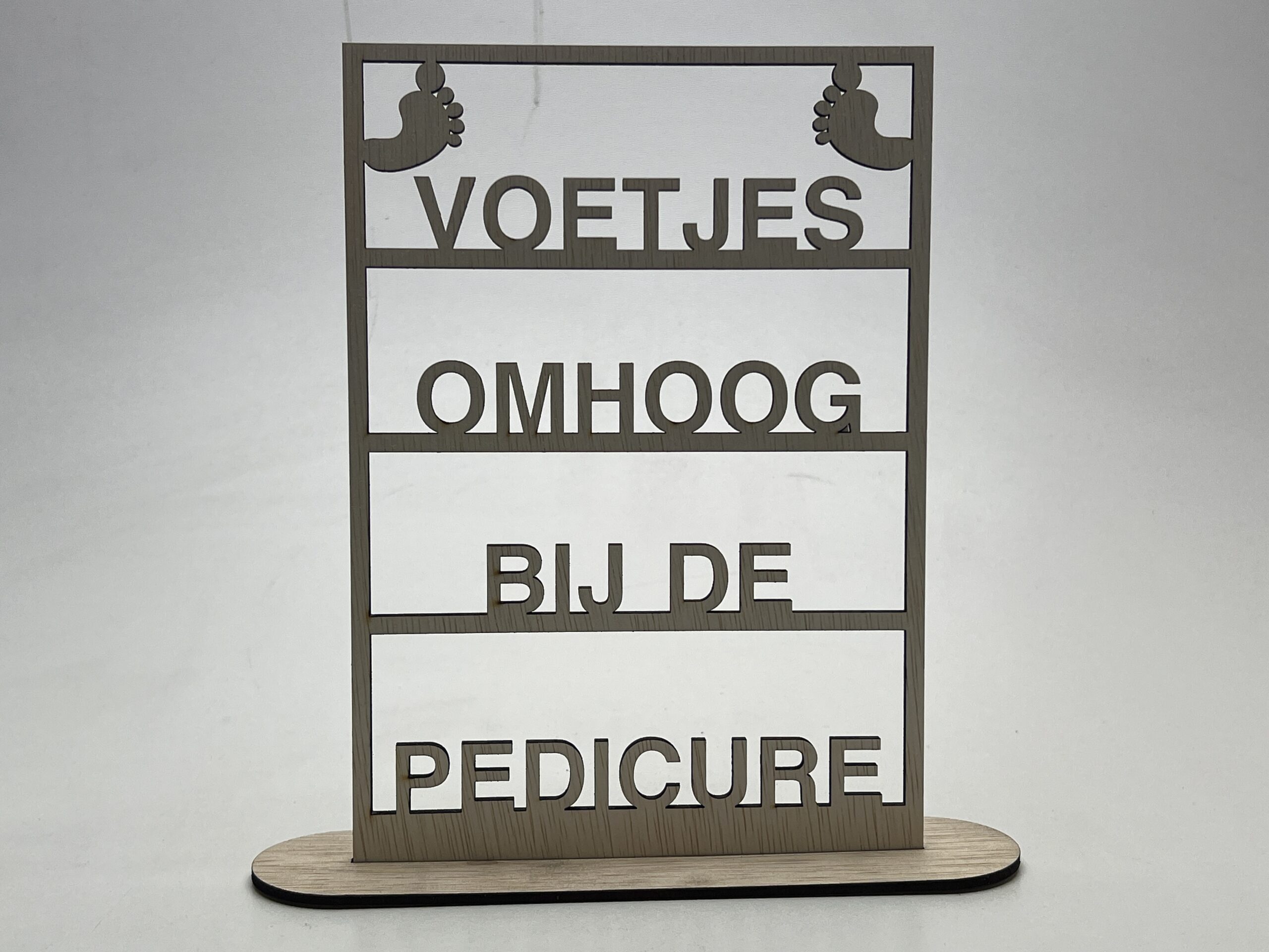 Voetjes Omhoog Bij De Pedicure - Afbeelding 3